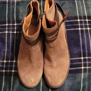 Sofft, NWOT, Tan Suede, wedge heel size 10